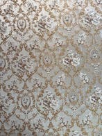 San Leucio - Kostbaar brokaat van zijde en goud met