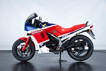 Honda - VF 500 F - 500 cc - 1986