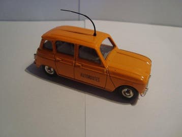 Dinky Toys 1:43 - Voiture miniature (2) - Renault 4L, Hobby en Vrije tijd, Nieuw