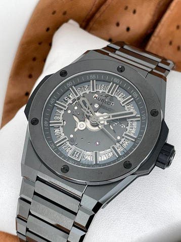 Hublot - Big Bang Integrated Ceramic 40 Automatic -