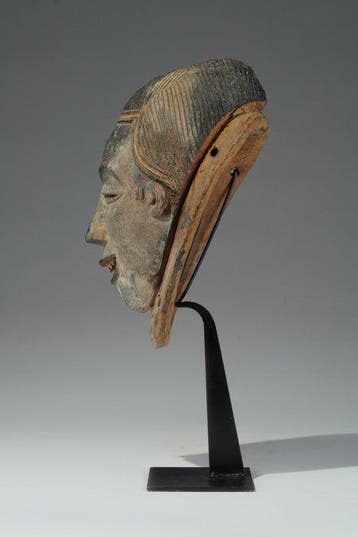 Een houten masker - Guro - Ivoorkust (Zonder minimumprijs)