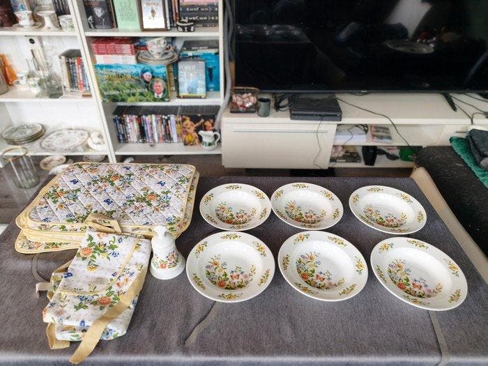 Aynsley - Tafelservies voor 6 (16) - Cottage Garden met, Antiek en Kunst, Antiek | Meubels | Tafels