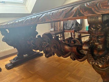 In the manner of Besarel, Venice - Eettafel - Walnoot