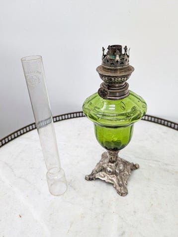 S Paris - lampe pétrole toupie dun ravissant vert - Lampe à