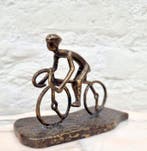 Beeldje - A biker - Brons