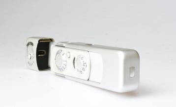Minox B met upgrade voor flits aansluiting (Cube flitser)