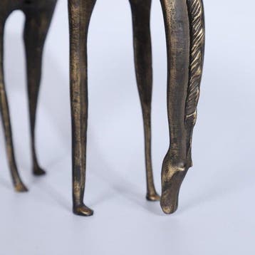 sculptuur, The Quiet Horse — Minimalist Abstract Grazing