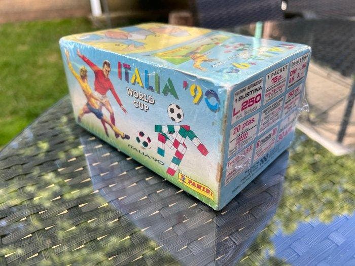 1990 Panini Factory Sealed Box with 100 Mint Sealed Sticker, Collections, Autocollants