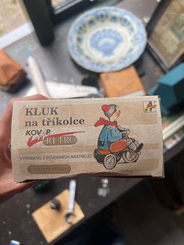KOVAP - Blikken speelgoedfiguur - Kluk na tíkolce -