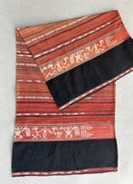 sarong - sarong - Oirata People , Kissar - Indonesië