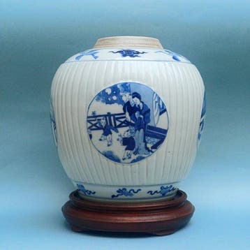 Pot - Geribbelde pot met medaillons - Porselein, Hout -