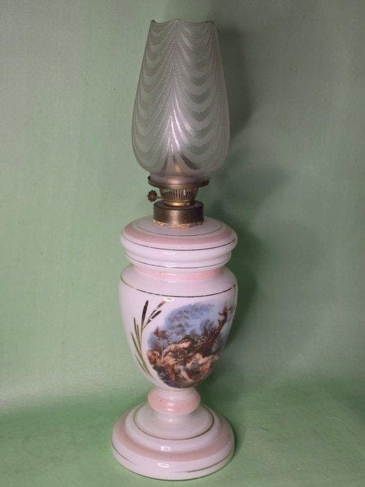 Neoklassieke Stijl - Lampe à huile - verre opalin - Scène, Antiquités & Art, Curiosités & Brocante