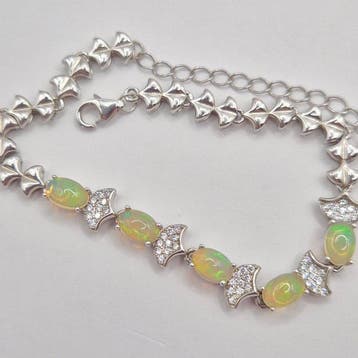 Opaal - Zilver, Hemels Lichtsluier – Inspiratie · Mysterie ·