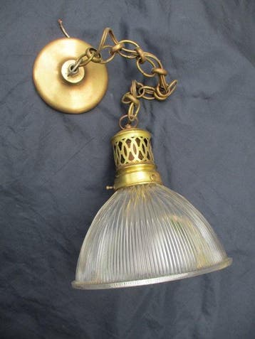 Lustre - Petite suspension Art Déco. Verre HOLOPHANE, Laiton