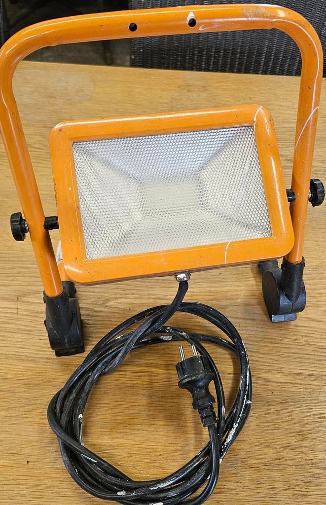 LUMX LED F-50 50W Werflamp Bouwlamp 4000lm IP65 Statief, Bricolage & Construction, Éclairage de chantier, Enlèvement ou Envoi
