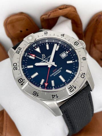 Breitling - Avenger Automatic GMT 44 - A32320101B1X1 - Homme