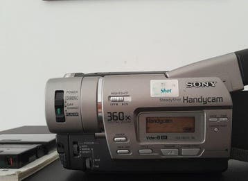 Sony CCD-TR617E Video8 camera