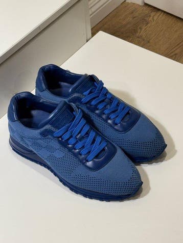Louis Vuitton - Sneakers - Maat: EU 40