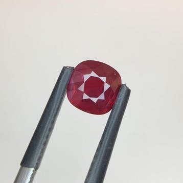 1 pcs Rood Robijn - 1.59 ct - Gem research Swiss Lab (GRS) -, Nieuw
