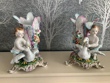 Collectie van memorabilia - Porseleinen figuur / figuurvaas