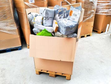 Pallet Postpakketten 144 kg netto, Nieuw