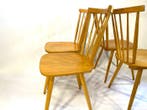 Stoel - Hout - Vier vintage spijlenstoelen