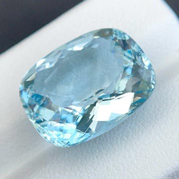 1 pcs Blauw Aquamarijn - 17.95 ct - nternational Colored, Handtassen en Accessoires, Edelstenen, Nieuw