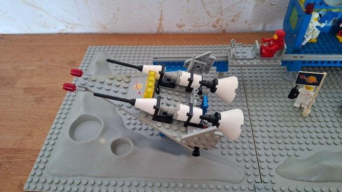 Lego Set - 6970 - Classic Space - 6970 Moonbase, Enfants & Bébés, Jouets | Duplo & Lego
