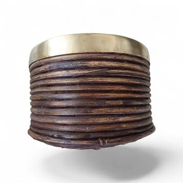 Mand - Verguld messing - Rotin en brons Cache-pot -