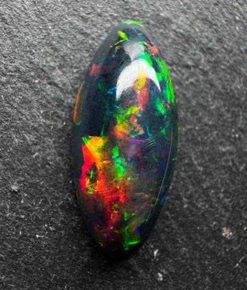 Opaal Cabochon- 1.9 g