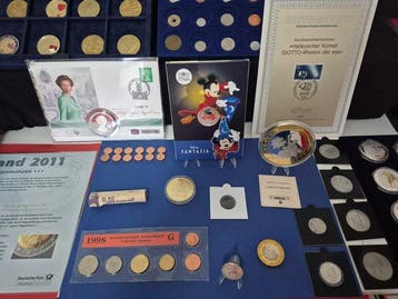 Wereld. Silver Coin & Banknote Collection, Disney Mickey,