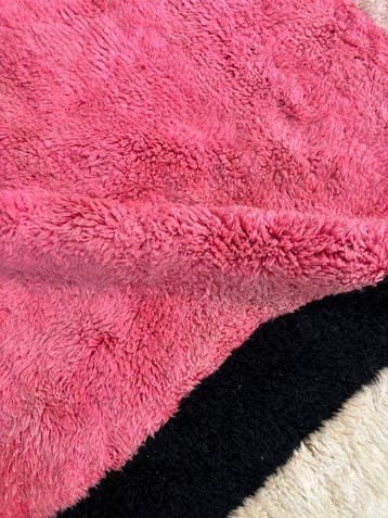 Collector Beni M’Rirt Tapijt – Hedendaags Roze Marokkaans, Nieuw