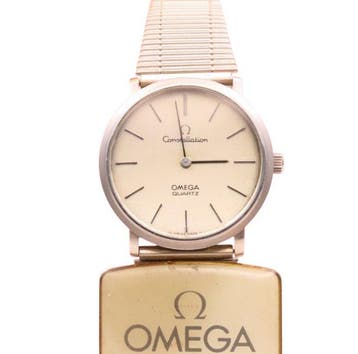 Omega - Constellation Quartz Cal.1330 The domed crystal is