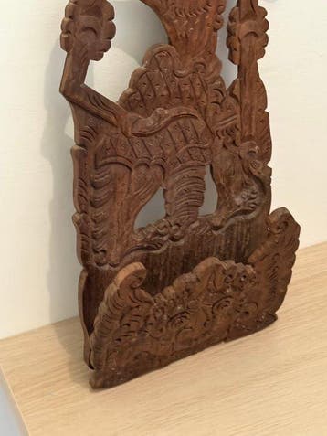 Porte-revues - ancien porte-lettres mural en bois indonésien