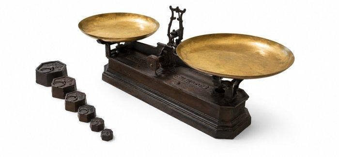 Balans of weegschaal - gietijzer, messing,, Antiquités & Art, Antiquités | Ustensiles de cuisine