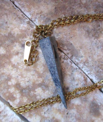 Oud-Grieks Brons Hanger met pijlpunt aan ketting - 34 mm