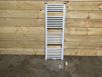Veiling - Royal Plaza elektrische radiator Sorbus R 40x120cm, Gebruikt