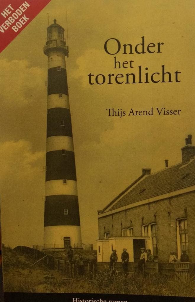 Onder het torenlicht 9789081533027 Thijs Arend Visser, Boeken, Historische romans, Zo goed als nieuw, Verzenden