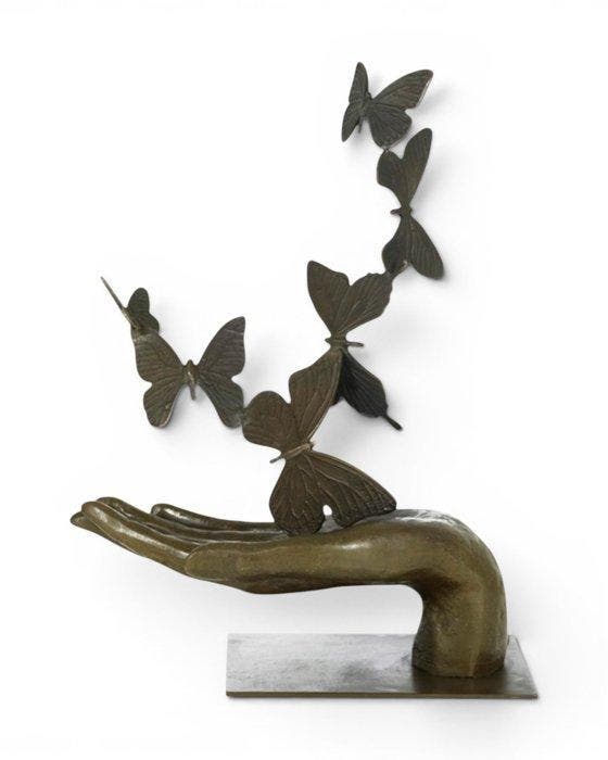 Antoinette - sculptuur, Hand Releasing Butterflies -, Antiek en Kunst, Curiosa en Brocante