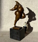 Statue, Bronzen Dansende Figuur — stijl van Milo - 27 cm -, Antiek en Kunst