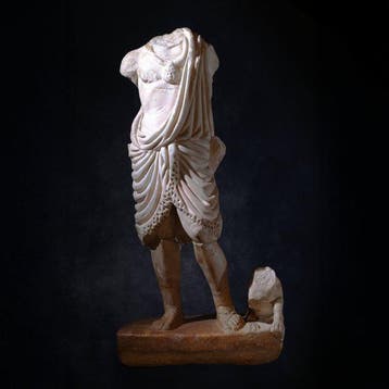 Roman Beeld van de Griekse held Meleager, vergezeld van een