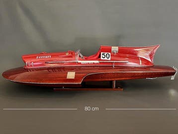 Amati 1:8 - Bateau miniature dexposition - Ferrari Arno XI