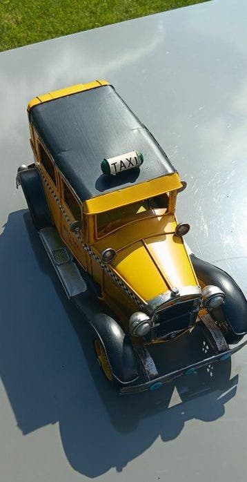 Decoratief ornament - taxi - Europa - Bijzonder mooi retro
