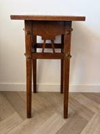 Table à plantes - Bois - Un porte-plante en chêne ou une
