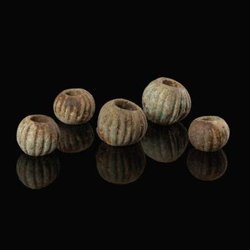 Oud-Romeins Collectie van 5 faience meloenkralen