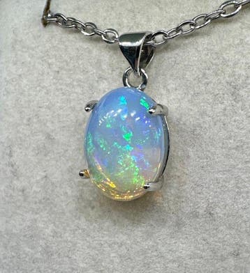 Opale Pendentif - Hauteur : 22 mm - Largeur : 12 mm- 1.72 g