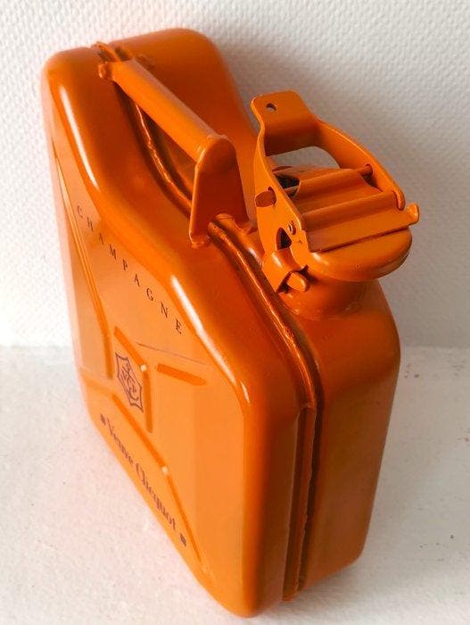 XTC Artist - Jerrican Clicquot 5L II, Antiquités & Art, Art | Objets design