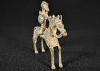 Horse rider statue with shield - sculptuur - Nommo -