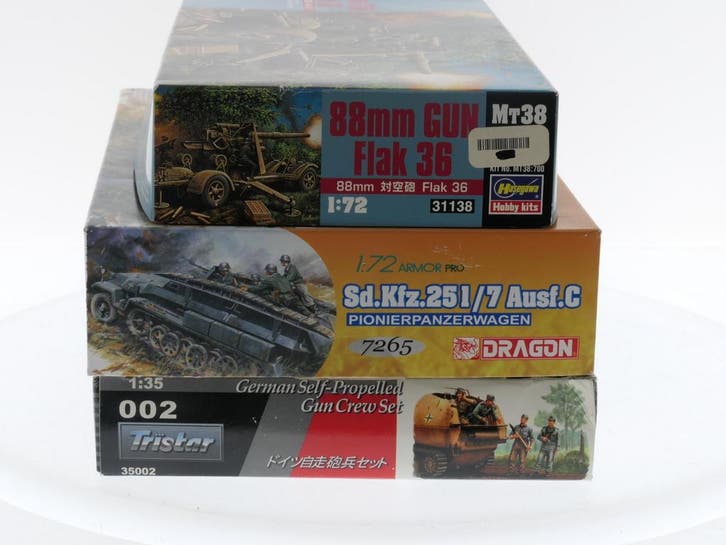 Schaal 1:72  &1:35 Set van 3 bouwpakketten thema Duitse v..., Hobby en Vrije tijd, Modelbouw | Auto's en Voertuigen, Gebruikt