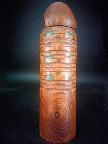 Figurine - ZELDZAME Kokeshi getiteld Midori gemaakt door